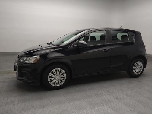 Mosaic Black Metallic 2020 Chevrolet Sonic FWD Hatchback 1FL 5-Door