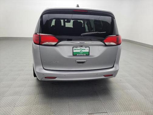 2021 Chrysler Voyager L
