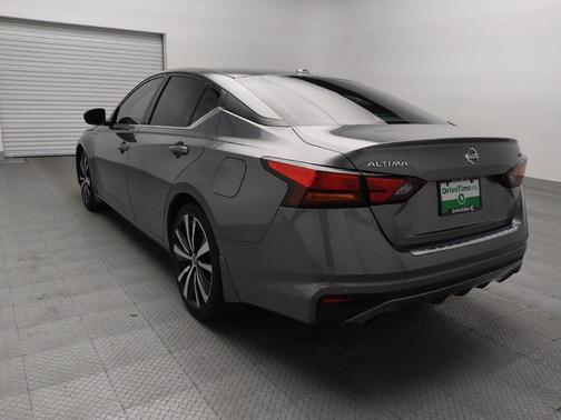 2022 Nissan Altima SR FWD