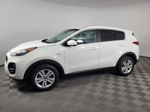 Clear White 2019 Kia Sportage LX