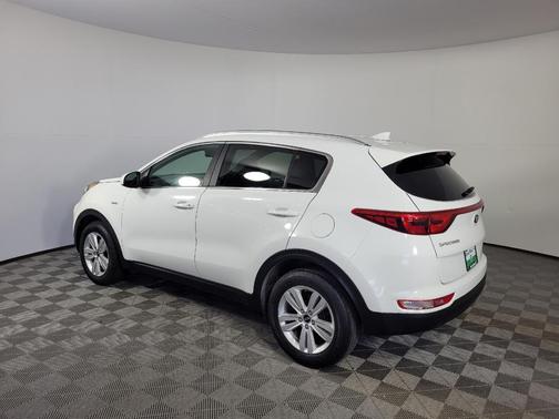 Clear White 2019 Kia Sportage LX