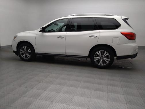 2019 Nissan Pathfinder SV