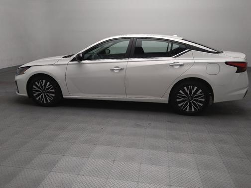 White 2025 Nissan Altima 2.5 SV