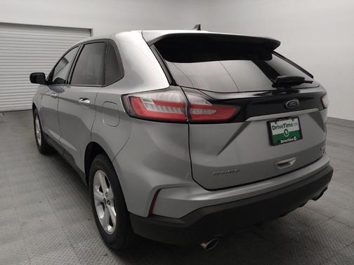 Iconic Silver Metallic 2020 Ford Edge SE