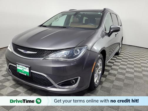 Granite Crystal Metallic Clearcoat 2017 Chrysler Pacifica Limited