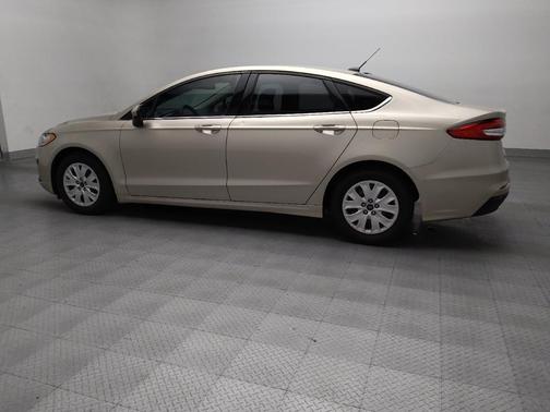 2019 Ford Fusion S