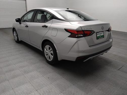 Brilliant Silver Metallic 2025 Nissan Versa 1.6 S