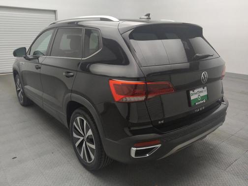 Deep Black Pearl 2022 Volkswagen Taos 1.5T SE