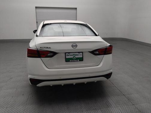 White 2025 Nissan Altima 2.5 SV