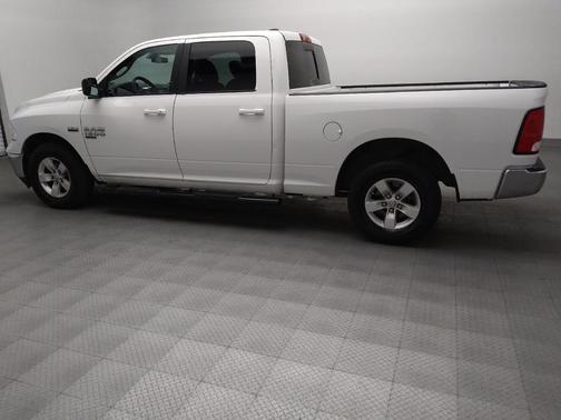 Bright White Clearcoat 2020 RAM 1500 Classic SLT