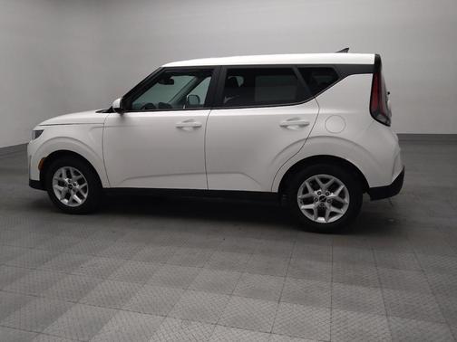 Snow White Pearl 2025 Kia Soul LX
