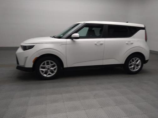 Snow White Pearl 2025 Kia Soul LX