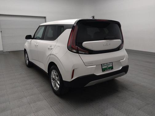 Snow White Pearl 2025 Kia Soul LX