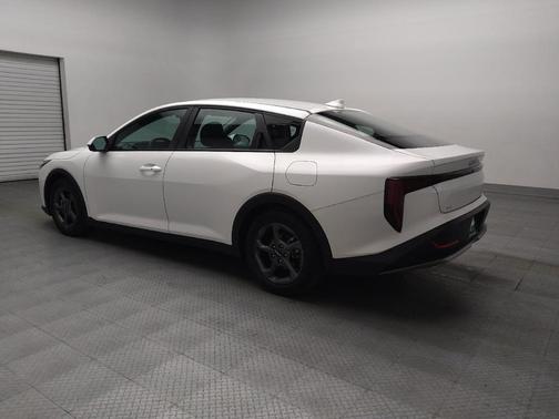 Snow White Pearl 2025 Kia K4 LXS