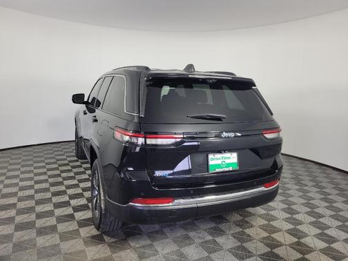 Diamond Black Crystal Pearlcoat 2023 Jeep Grand Cherokee 4xe Base