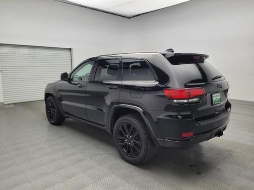 2022 Jeep Grand Cherokee Laredo