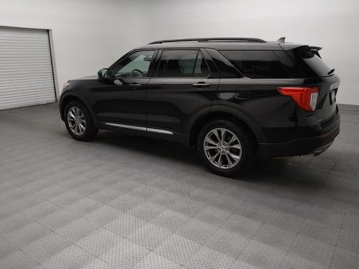 Agate Black Metallic 2022 Ford Explorer XLT