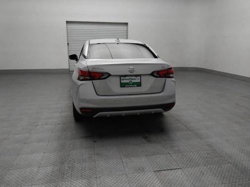 Brilliant Silver Metallic 2021 Nissan Versa 1.6 SV