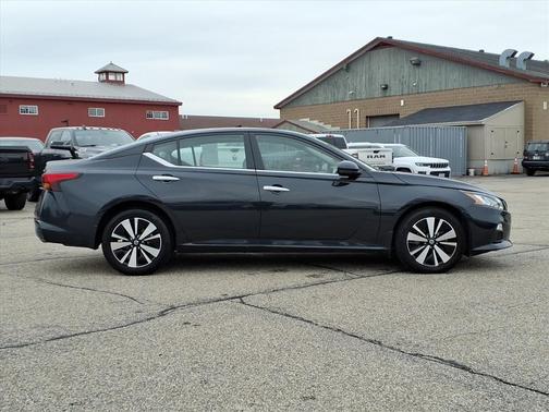 2022 Nissan Altima 2.5 SV