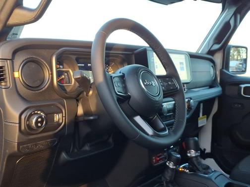 2026 Jeep Gladiator Mojave 4x4