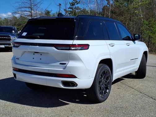 2025 Jeep Grand Cherokee Summit