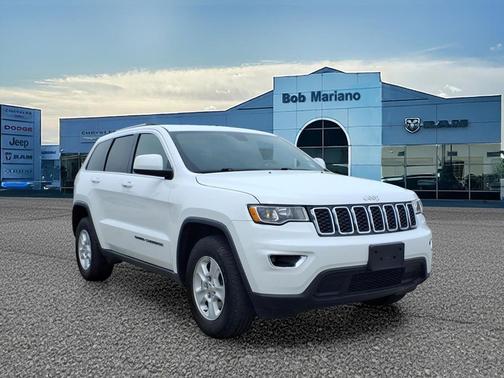 Bright White Clearcoat 2017 Jeep Grand Cherokee Laredo