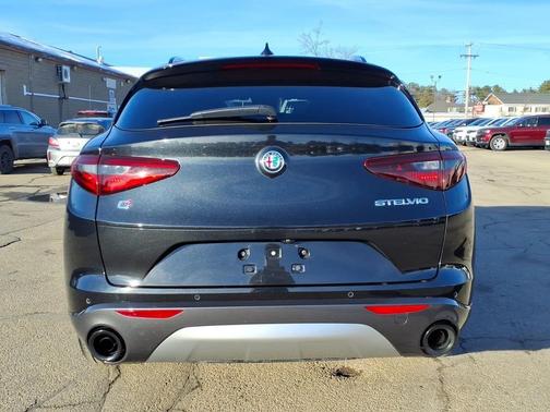 2023 Alfa Romeo Stelvio Ti
