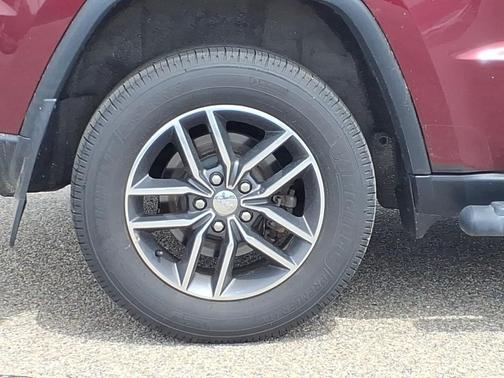 Velvet Red Pearlcoat 2017 Jeep Grand Cherokee Limited