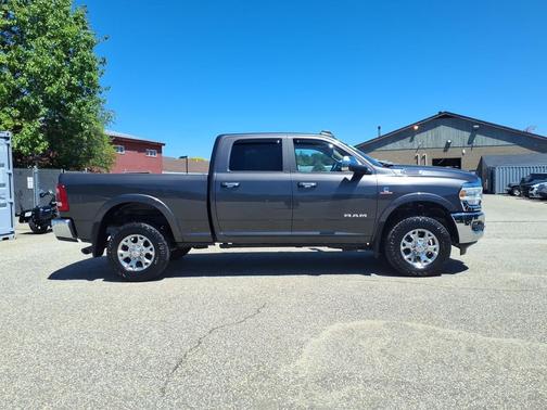 Granite Crystal Metallic Clearcoat 2022 RAM 2500 Laramie Crew Cab 4x4 6'4' Box