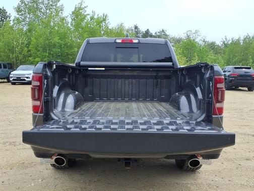 Granite Crystal Metallic Clearcoat 2024 RAM 1500 Laramie