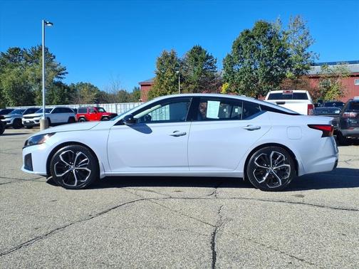 2023 Nissan Altima SR FWD