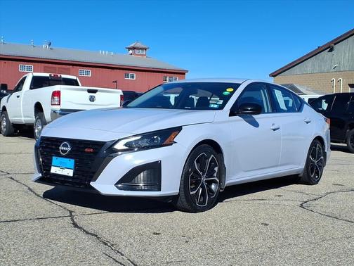 2023 Nissan Altima SR FWD
