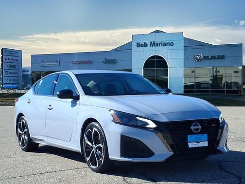 2023 Nissan Altima SR FWD