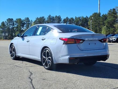 2023 Nissan Altima SR FWD
