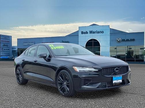 Onyx Black Metallic 2022 Volvo S60 Recharge Plug-In Hybrid T8 R-Design