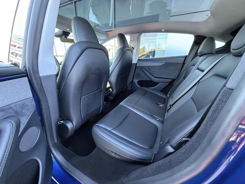 2026 Tesla Model Y Premium Rear-Wheel Drive