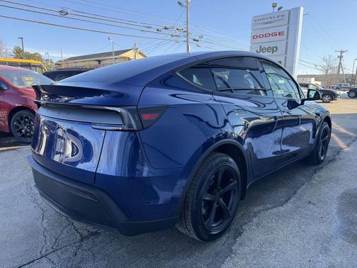 2026 Tesla Model Y Premium Rear-Wheel Drive