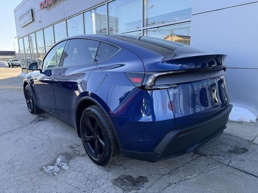 2026 Tesla Model Y Premium Rear-Wheel Drive