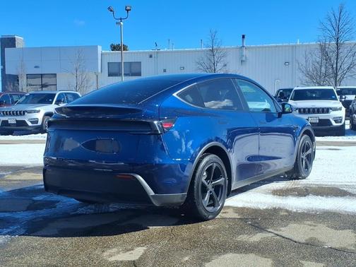 2026 Tesla Model Y Premium Rear-Wheel Drive
