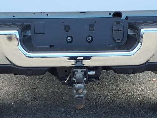 Bright White Clearcoat 2025 RAM 2500 Tradesman Crew Cab 4x4 6'4' Box