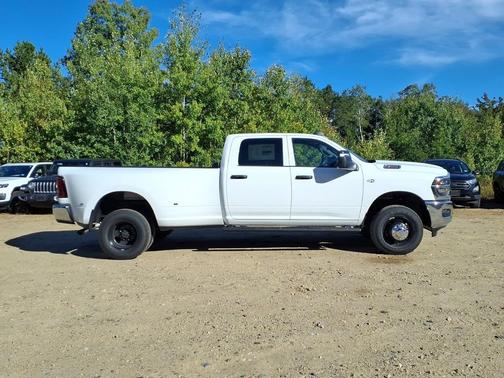 Bright White Clearcoat 2027 RAM 3500 Tradesman