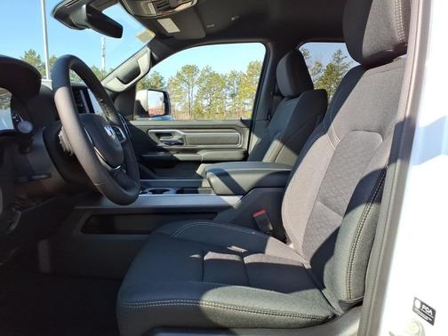 Bright White Clearcoat 2026 RAM 1500 Big Horn/Lone Star