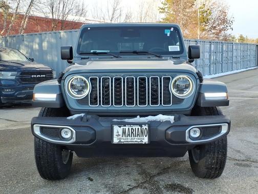 2026 Jeep Wrangler 4-Door Sahara 4x4