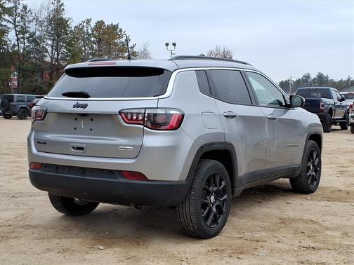 2022 Jeep Compass Latitude Lux