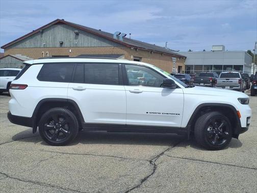 2022 Jeep Grand Cherokee L Altitude