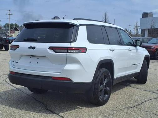 2022 Jeep Grand Cherokee L Altitude