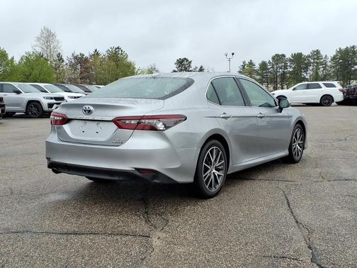 Celestial Silver Metallic 2022 Toyota Camry Hybrid XLE