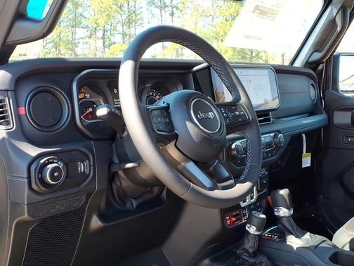 Black Clearcoat 2026 Jeep Wrangler Rubicon