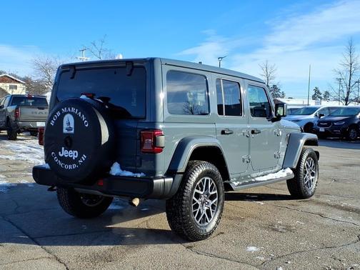 2024 Jeep Wrangler 4-Door Sahara 4x4
