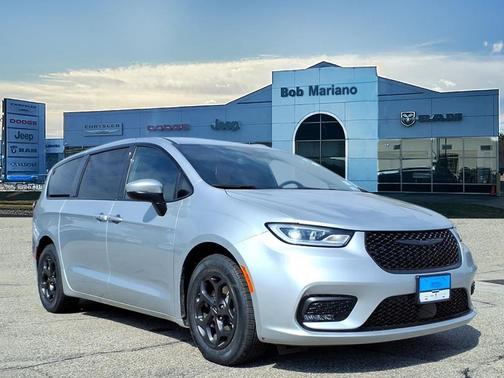 2023 Chrysler Pacifica Hybrid Touring L